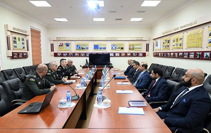 Минобороны: Государственные представители ОАЭ совершили визит в Азербайджан