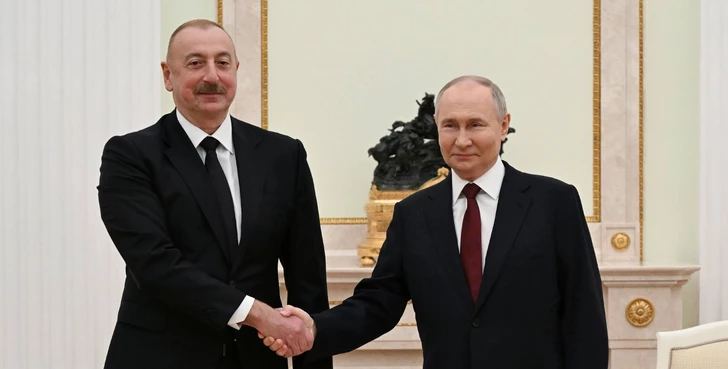 Президент Ильхам Алиев поздравил Владимира Путина