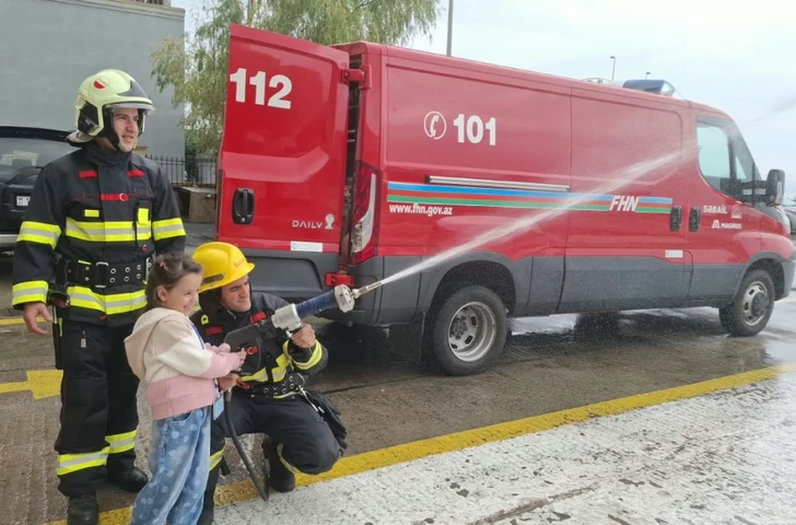 Media.az - Новости Азербайджана - Пожарные подразделения Баку, Сумгайыта и Астары провели дни открытых дверей для детей