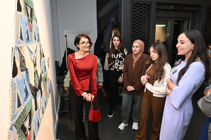 Media.az - Новости Азербайджана - Лейла Алиева приняла участие в групповой выставке «Дом с видом на пейзаж»