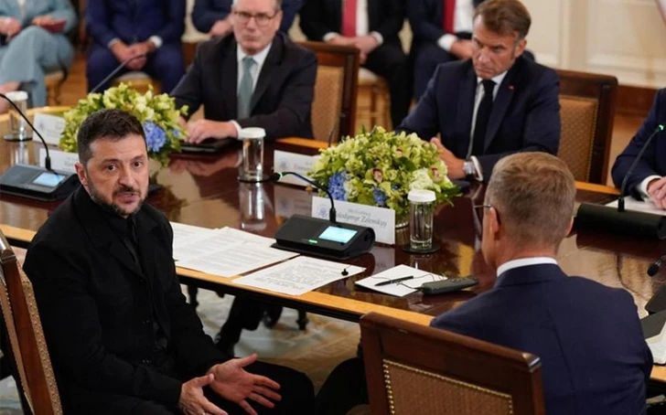 Зеленский выразил готовность обсудить территориальный вопрос на встрече с Путином и Трампом