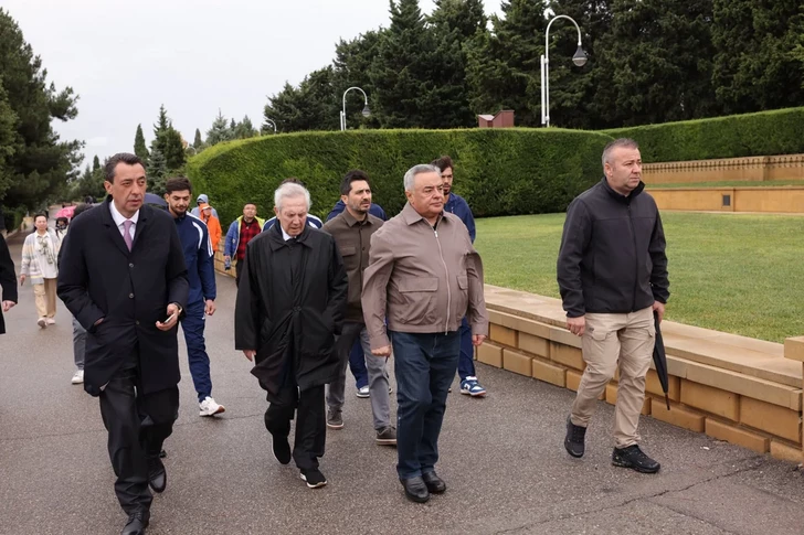 Media.az - Новости Азербайджана - Представители клубов «Туран Товуз» и «Фенербахче» посетили могилу Гейдара Алиева и Аллею шехидов