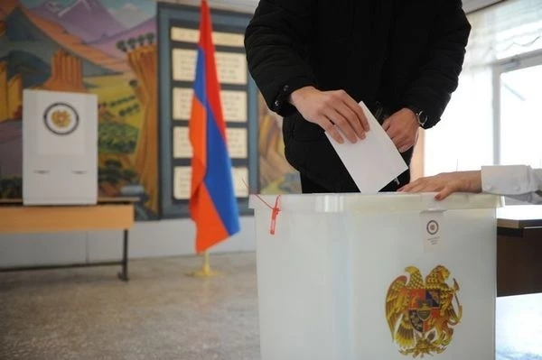 Армения готовится к парламентским выборам: основные участники и фавориты