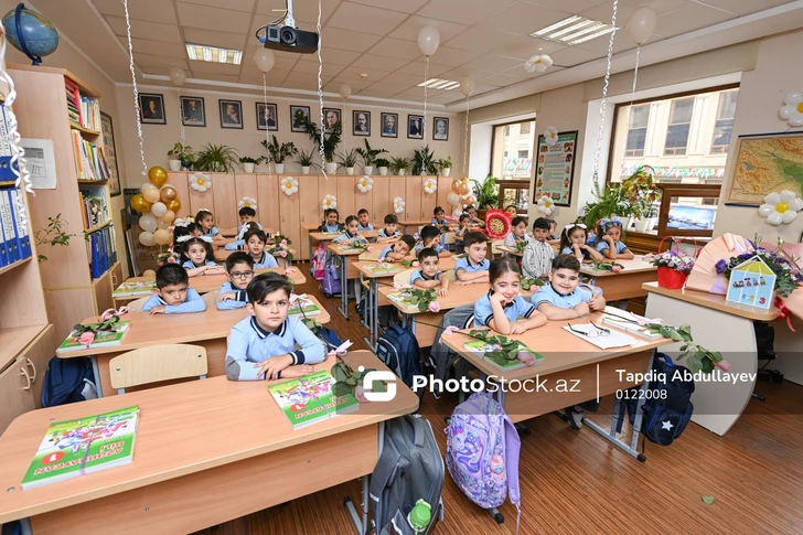 В Азербайджане 124 тысячи первоклассников впервые пойдут в школу в новом учебном году