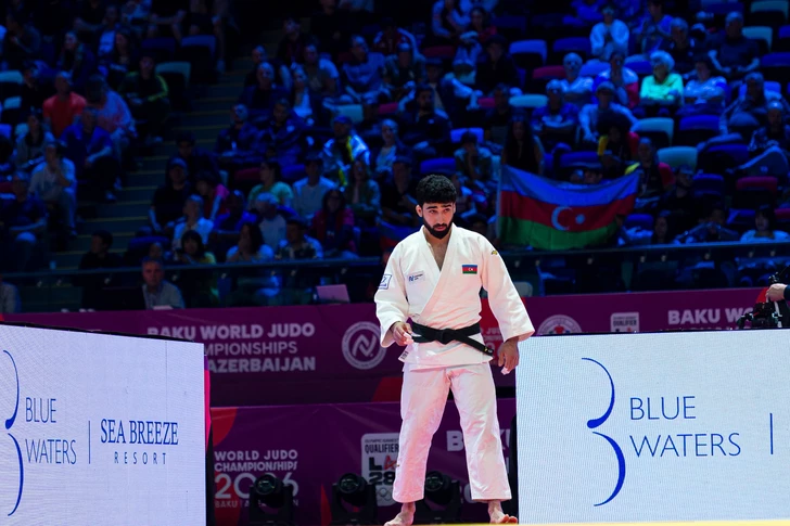 Вюсал Галандарзаде одержал первую победу на чемпионате мира в Баку