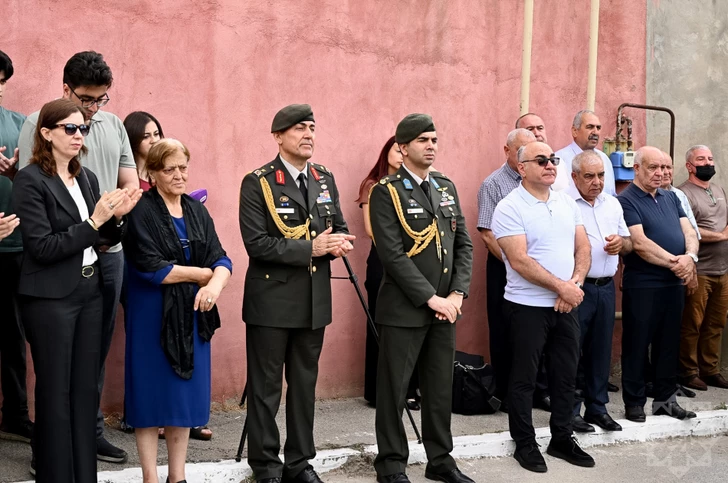 Media.az - Новости Азербайджана - В Хатаинском районе состоялось открытие памятника в честь шехида, майора Ильгара Вердиева