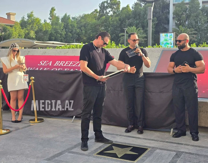 Media.az - Новости Азербайджана - Джон Ньюман открыл именную звезду на Sea Breeze Walk of Fame