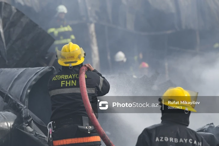 В Мингячевире произошёл пожар в многоэтажном жилом доме