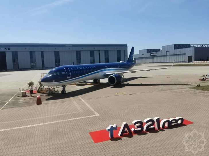 Авиапарк AZAL пополнился новым самолетом Airbus A321neo
