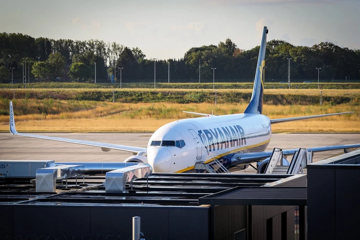 Экстренная посадка: самолет Ryanair приземлился в Бельгии после сообщения об угрозе взрыва