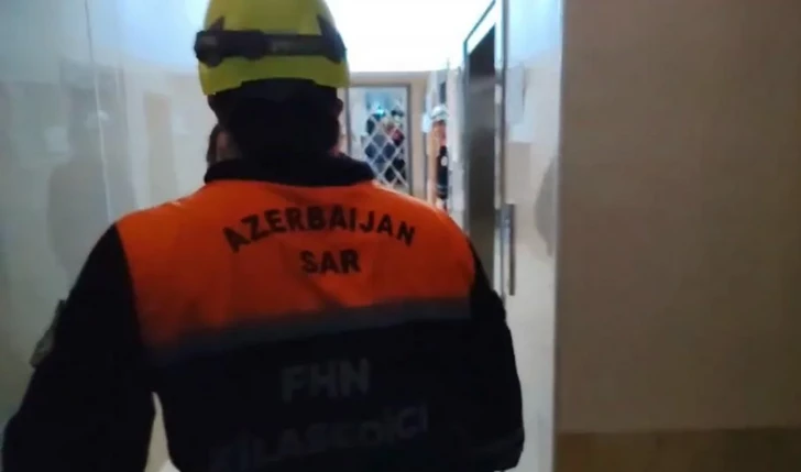 Media.az - Новости Азербайджана - Пожар на 11-м этаже многоэтажки в Баку: жильцов срочно эвакуировали