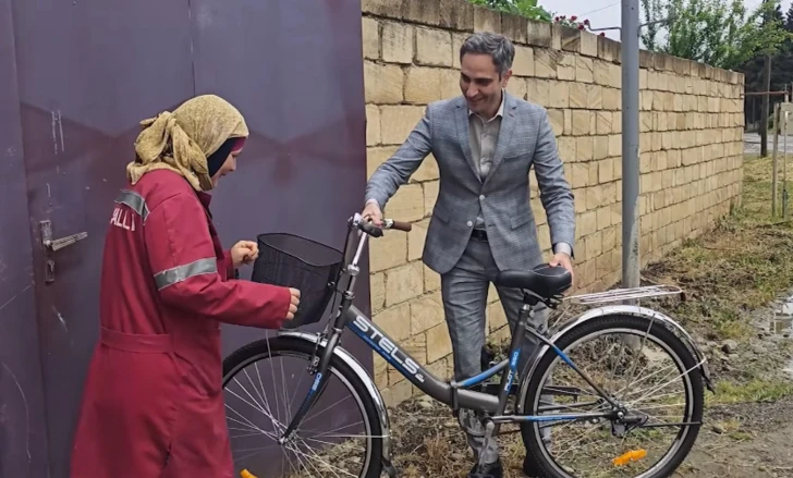 Госагентство подарило единственной велосипедистке города Масаллы новый велосипед