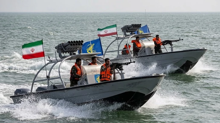 В Иране заявили об отходе американских кораблей на 500 км от Персидского залива