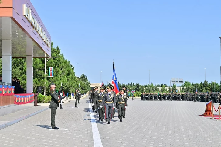 Media.az - Новости Азербайджана - Вилаят Эйвазов высоко оценил боеготовность Внутренних войск на церемонии выпуска в Военном институте