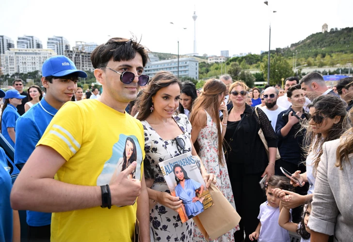 Media.az - Новости Азербайджана - Лейла Алиева и Арзу Алиева посмотрели выставку и автопробег классических автомобилей