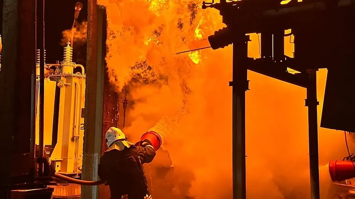 Украина заявила об атаке на крупный нефтеперерабатывающий комплекс России