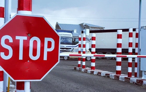 В Азербайджане председателю муниципалитета ограничили право выезда за границу