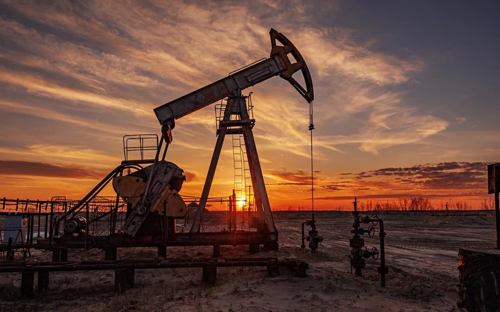 Нефть подорожала на фоне атак хуситов на объекты в Саудовской Аравии