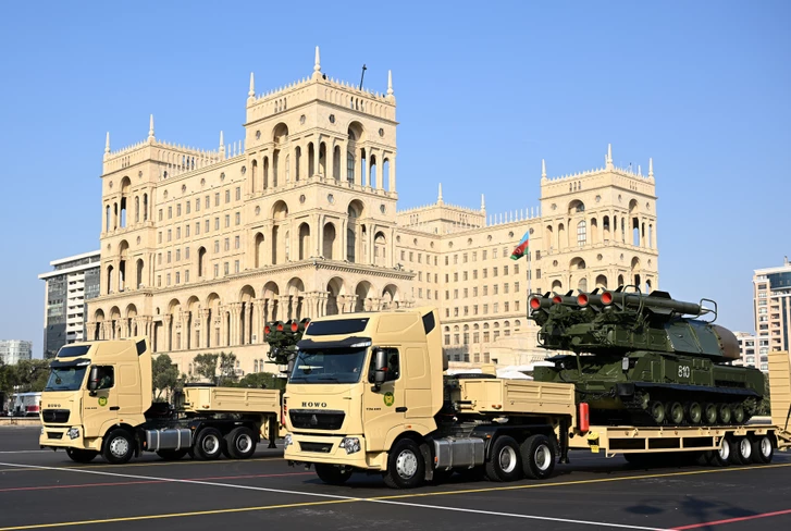 Media.az - Новости Азербайджана - Президент Ильхам Алиев выступил на военном параде, посвященном пятой годовщине Победы
