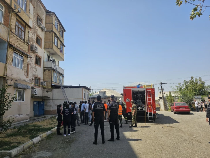 В Нахчыване в жилом здании произошел пожар