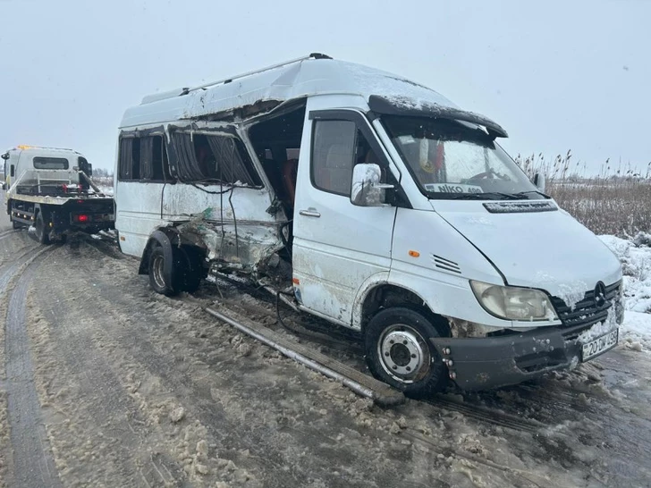 Гололёд стал причиной серьёзного ДТП на трассе Сальян - Гарабаглы
