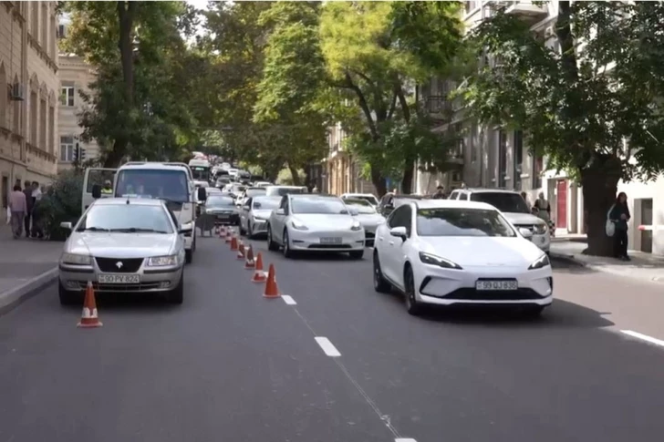 ЦИУТ призвал водителей не создавать искусственные пробки возле учебных заведений в Баку