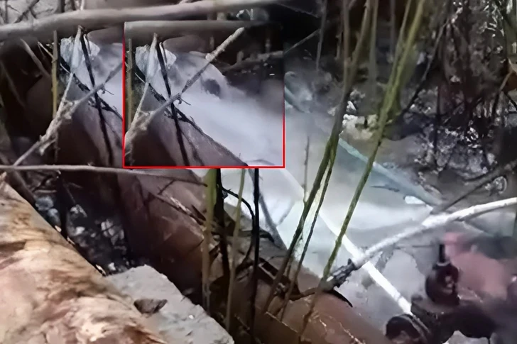 В Баку питьевая вода более года утекает из повреждённого водопровода