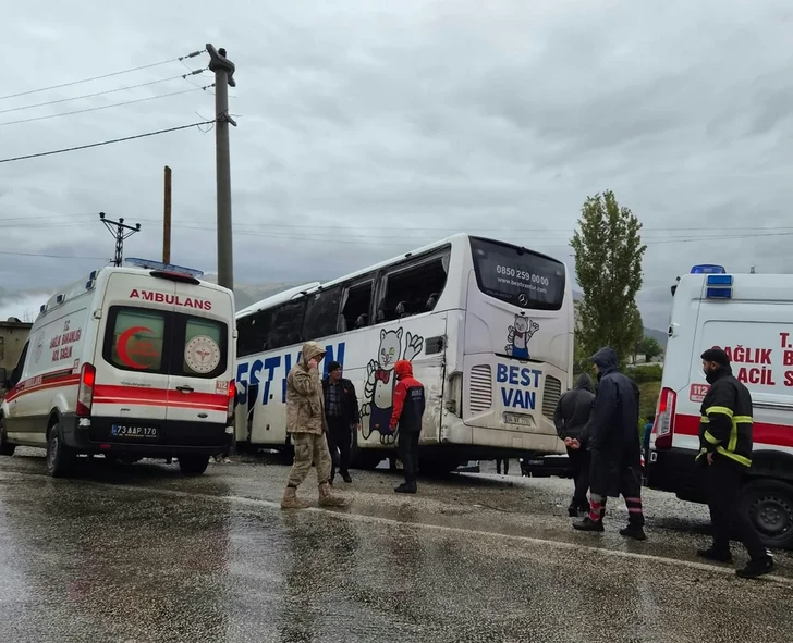 Media.az - Новости Азербайджана - Автобус протаранил крышу жилого дома в Турции: один человек погиб, 14 пострадали