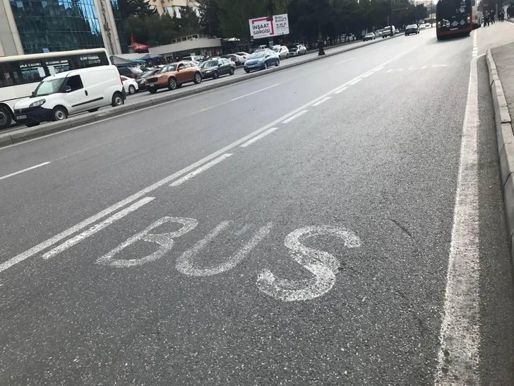 У станции метро «Автовокзал» организована новая автобусная полоса
