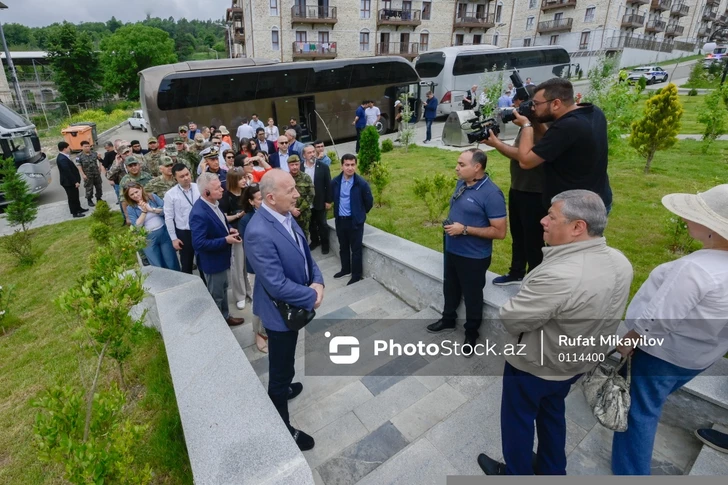 Media.az - Новости Азербайджана - Аккредитованные в Азербайджане дипломаты возвращаются из Агдама в Баку на скоростном поезде