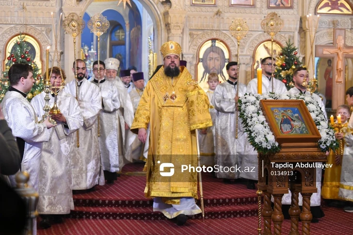Рождественские богослужения в Баку: фоторепортаж из Кафедрального собора Святых Жён-Мироносиц