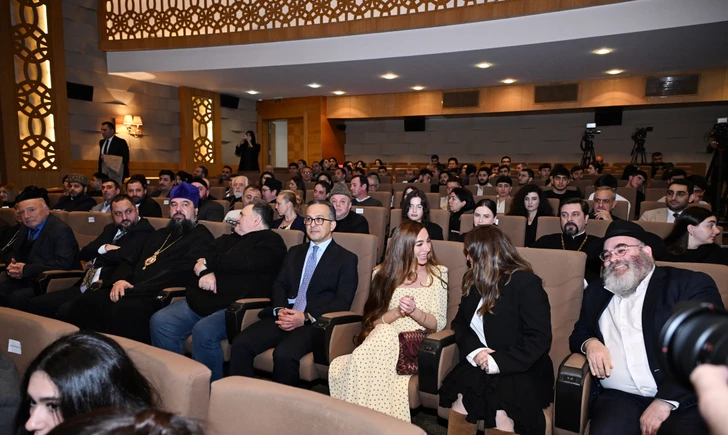 Media.az - Новости Азербайджана - В презентации документального фильма «Гармония» приняла участие Арзу Алиева