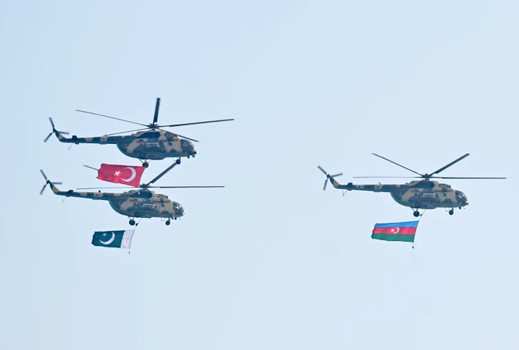 Media.az - Новости Азербайджана - Президент Ильхам Алиев выступил на военном параде, посвященном пятой годовщине Победы
