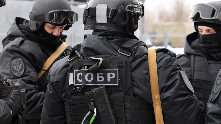 В Мурманске мужчина открыл огонь с крыши здания: стрелок нейтрализован - НОВЫЕ ПОДРОБНОСТИ