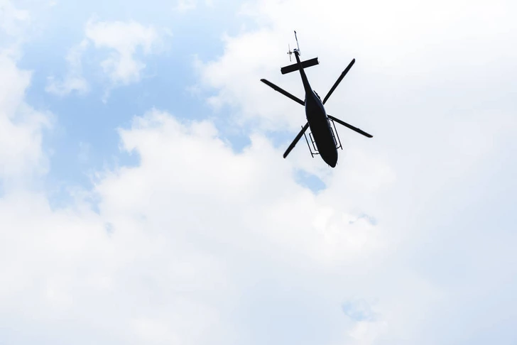Вертолет Ми-8 экстренно приземлился в якутской тайге: все 14 человек на борту живы