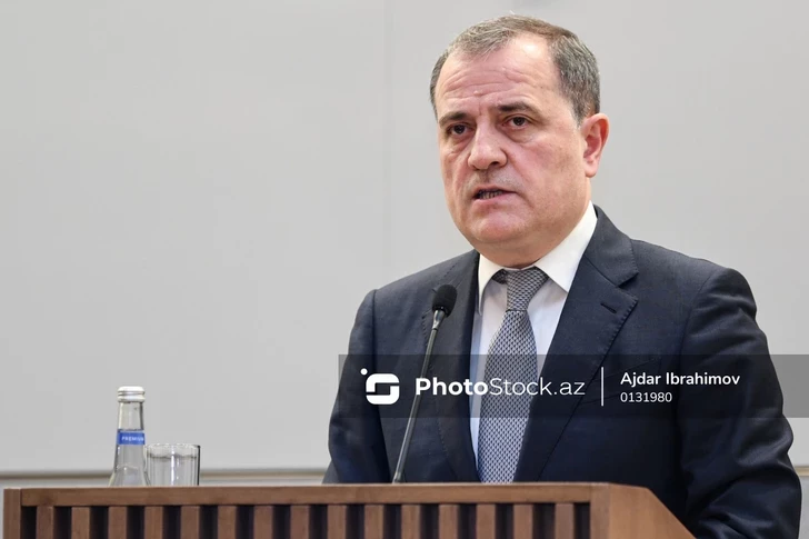 Джейхун Байрамов провел встречу с коллегой из ОАЭ