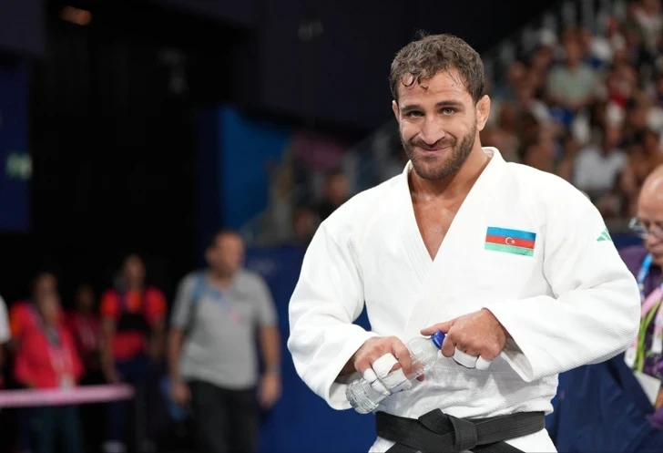 Хидаят Гейдаров стартовал с победы на чемпионате мира в Баку