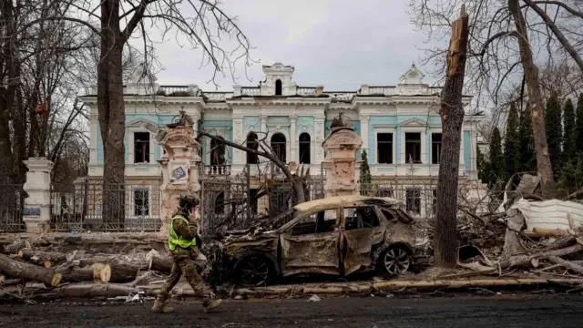 ВС России нанесли удар управляемыми авиабомбами по Сумам — есть жертвы