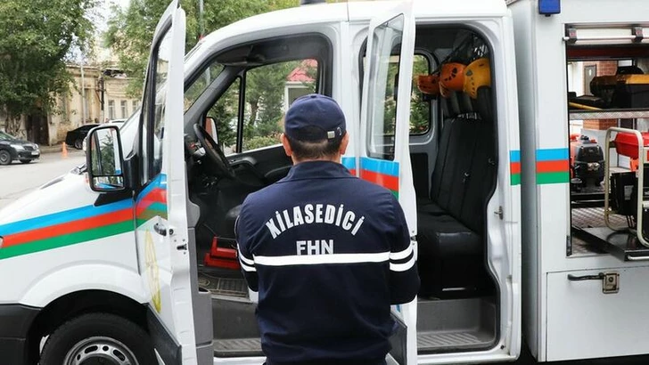 Четыре спасательные операции за сутки: в Баку и на Абшероне спасли двоих детей