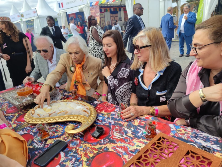 Азербайджанская кухня в Париже: Национальные блюда на международном мероприятии