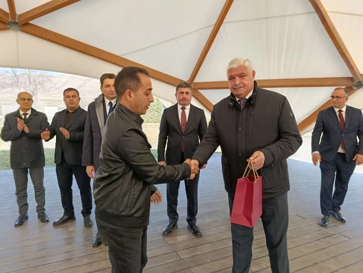 Media.az - Новости Азербайджана - В ходжалинское село Ханабад прибыла первая группа переселенцев, им вручены ключи от домов