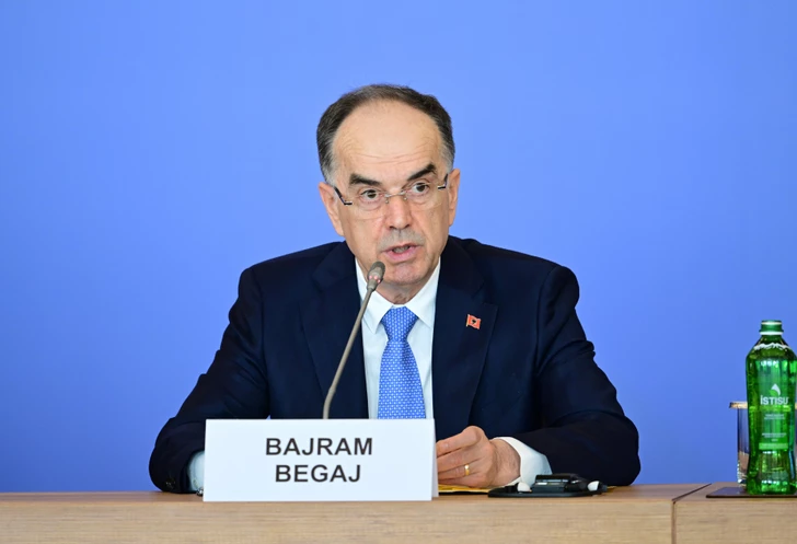 Президент Албании совершит визит в Азербайджан