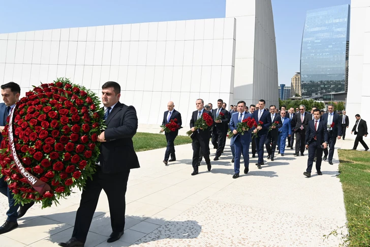 Media.az - Новости Азербайджана - Коллектив МИД Азербайджана посетил парк Победы