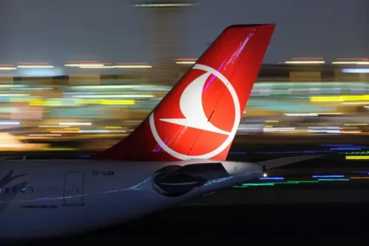 В Анталье у Boeing 777 произошло задымление шасси