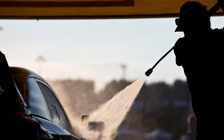 В Баку сотрудник автомойки угнал доверенный ему автомобиль Hyundai под предлогом «просушки»