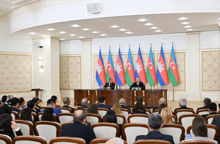 Президент Азербайджана и премьер-министр Камбоджи выступили с заявлениями для прессы