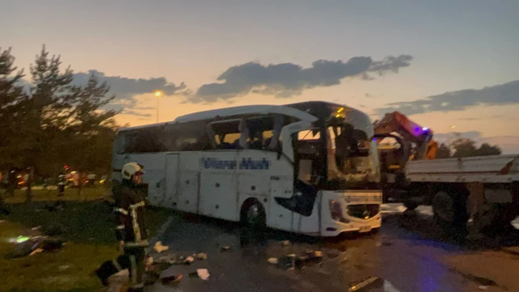Media.az - Новости Азербайджана - В Турции автобус столкнулся с автоцистерной — десятки пострадавших