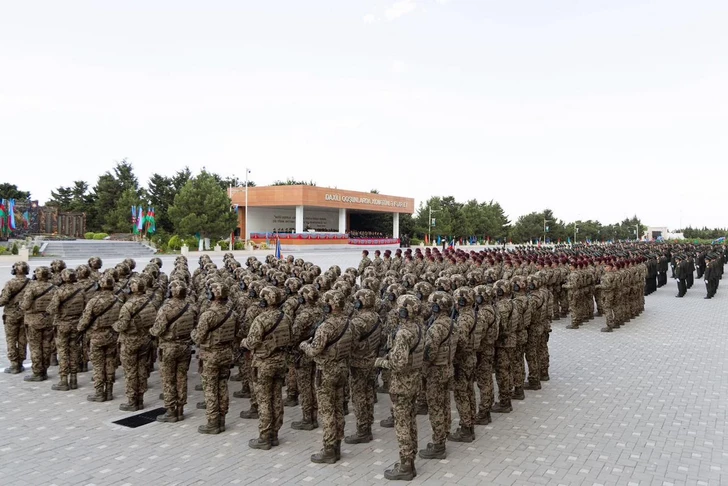 Media.az - Новости Азербайджана - Вилаят Эйвазов высоко оценил боеготовность Внутренних войск на церемонии выпуска в Военном институте