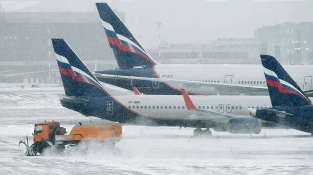 Москва в снежном плену: из-за рекордного снегопада отменены десятки авиарейсов