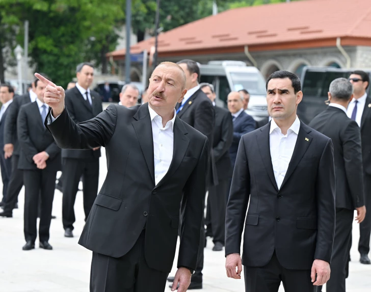 Media.az - Новости Азербайджана - Президенты Азербайджана и Туркменистана осмотрели в Шуше бюсты известных азербайджанских деятелей